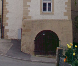 Kellereingang an der Verrenberger Kapelle